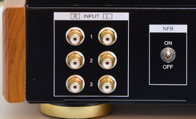 後面にある3系統入力部の画像